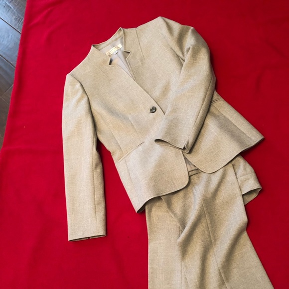 Tahari Suit - Picture 2 of 8
